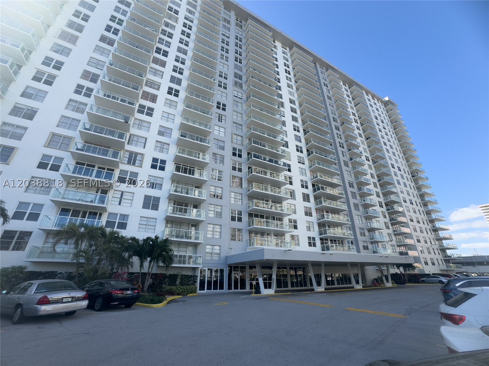 WINSTON TOWER 300 CONDO - Residential