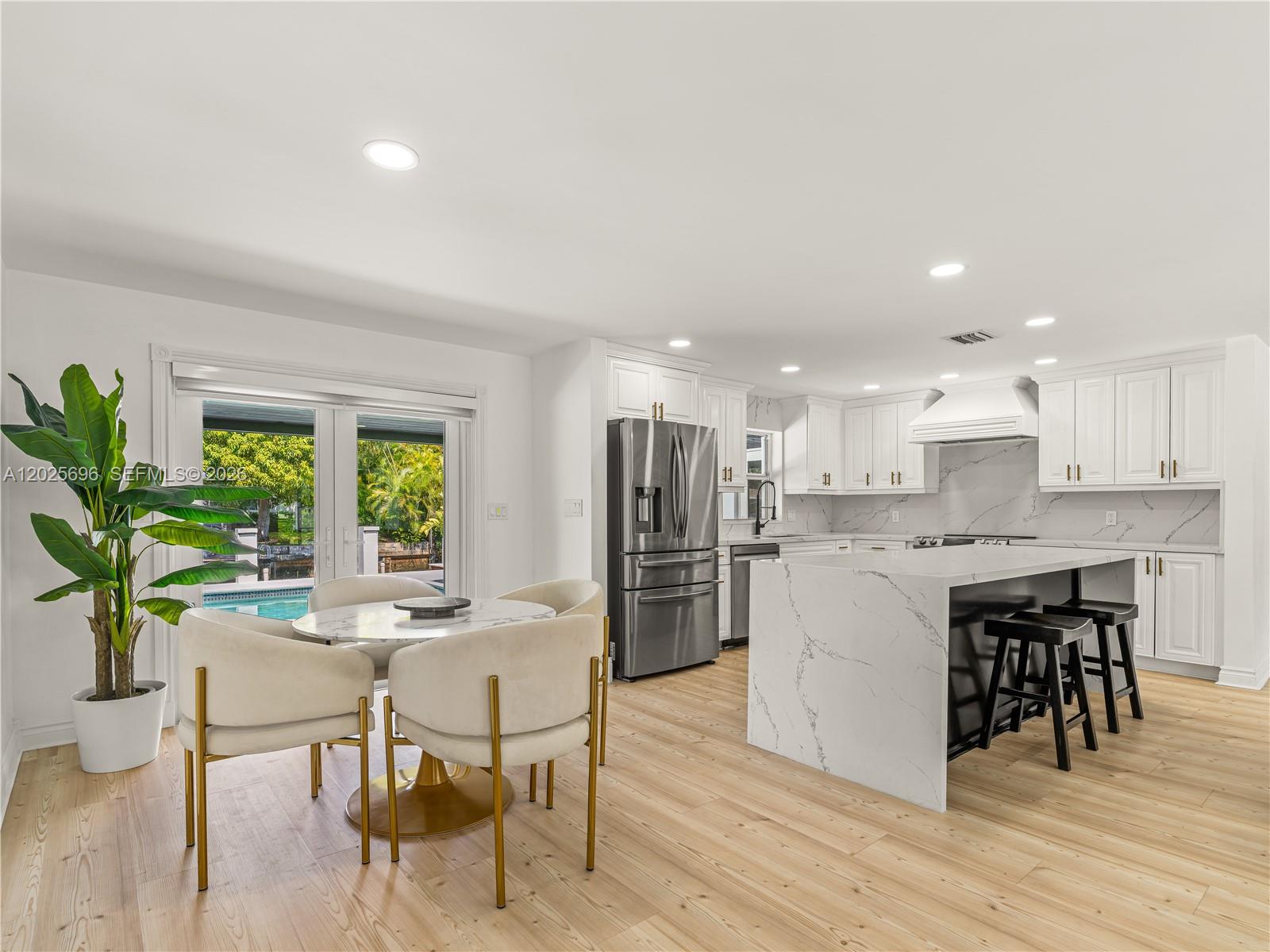 BOULEVARD PARK ISLES SEC - Residential