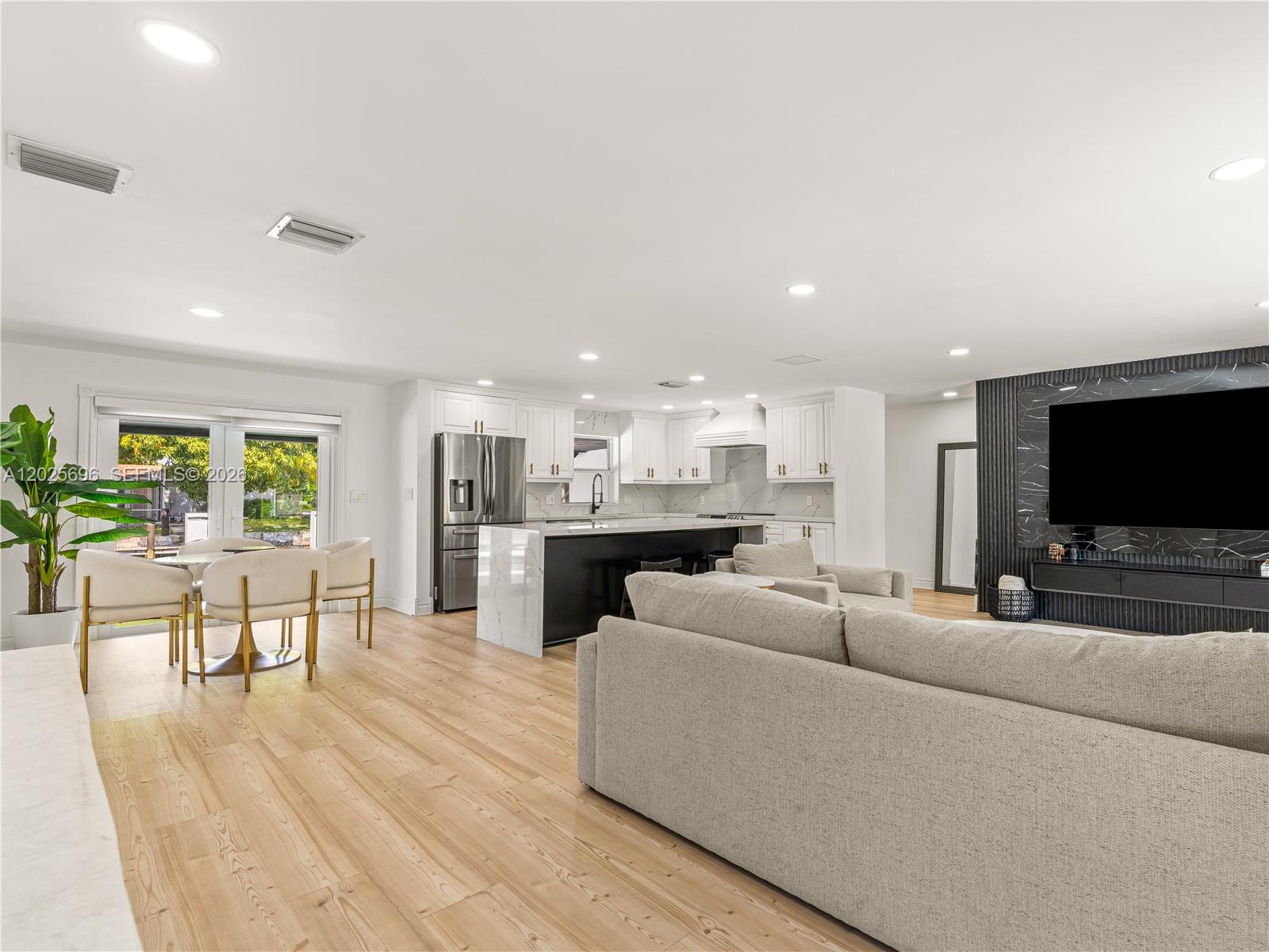 BOULEVARD PARK ISLES SEC - Residential