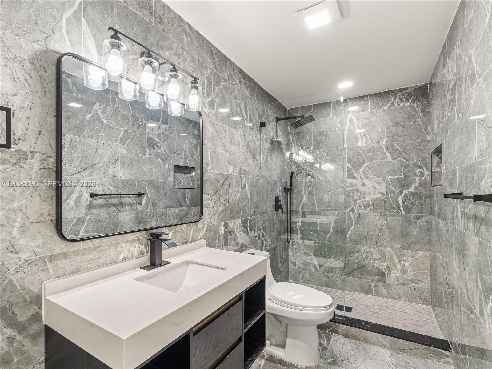 BOULEVARD PARK ISLES SEC - Residential