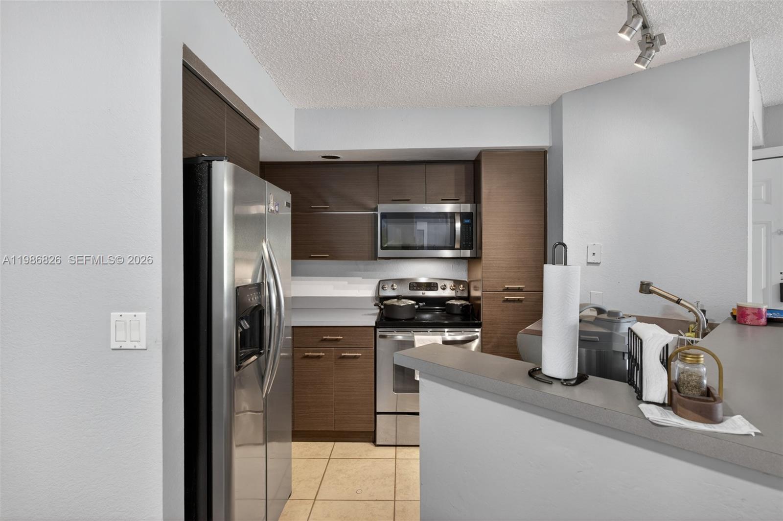 CORAL KEY CONDO - Residential