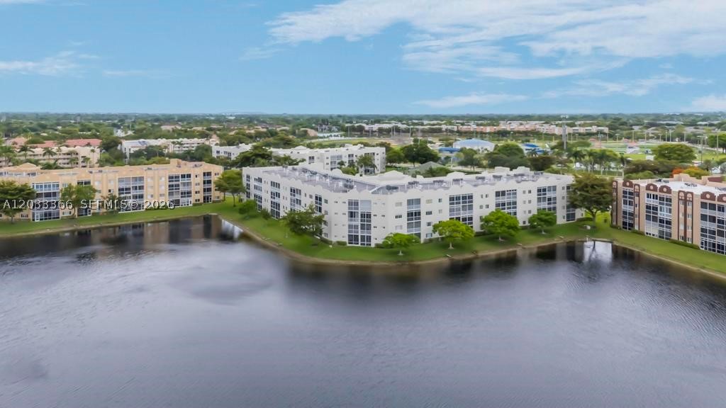 SOUTHAMPTON CONDOMINIUM F - Residential