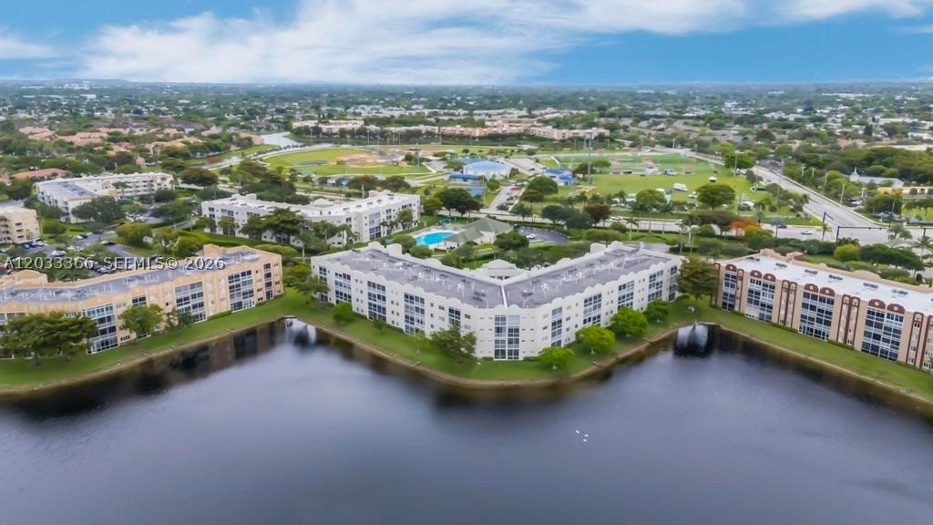 SOUTHAMPTON CONDOMINIUM F - Residential