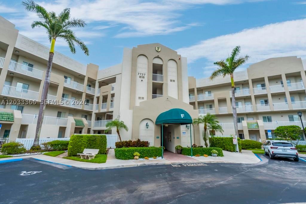 SOUTHAMPTON CONDOMINIUM F - Residential