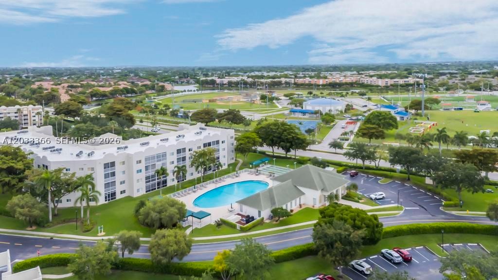 SOUTHAMPTON CONDOMINIUM F - Residential