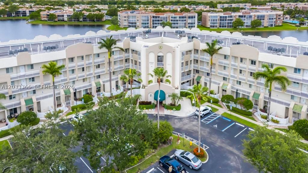 SOUTHAMPTON CONDOMINIUM F - Residential