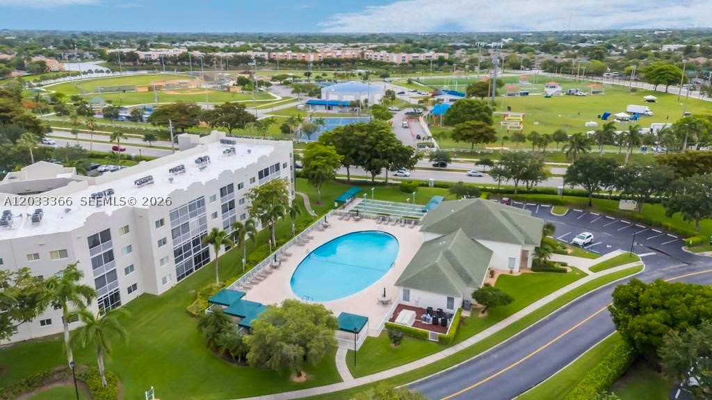 SOUTHAMPTON CONDOMINIUM F - Residential