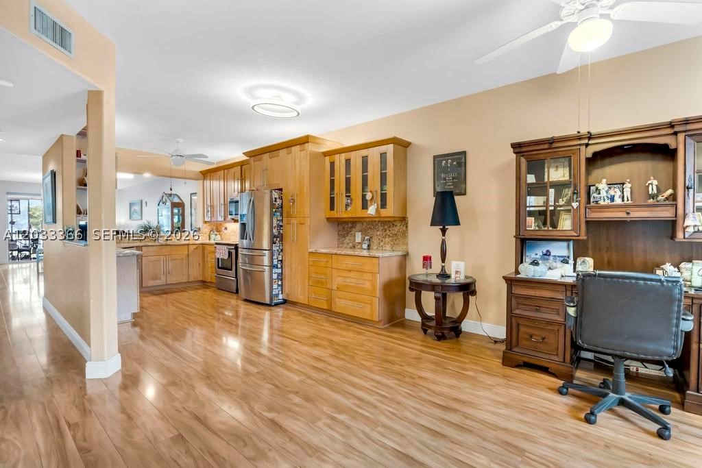 SOUTHAMPTON CONDOMINIUM F - Residential