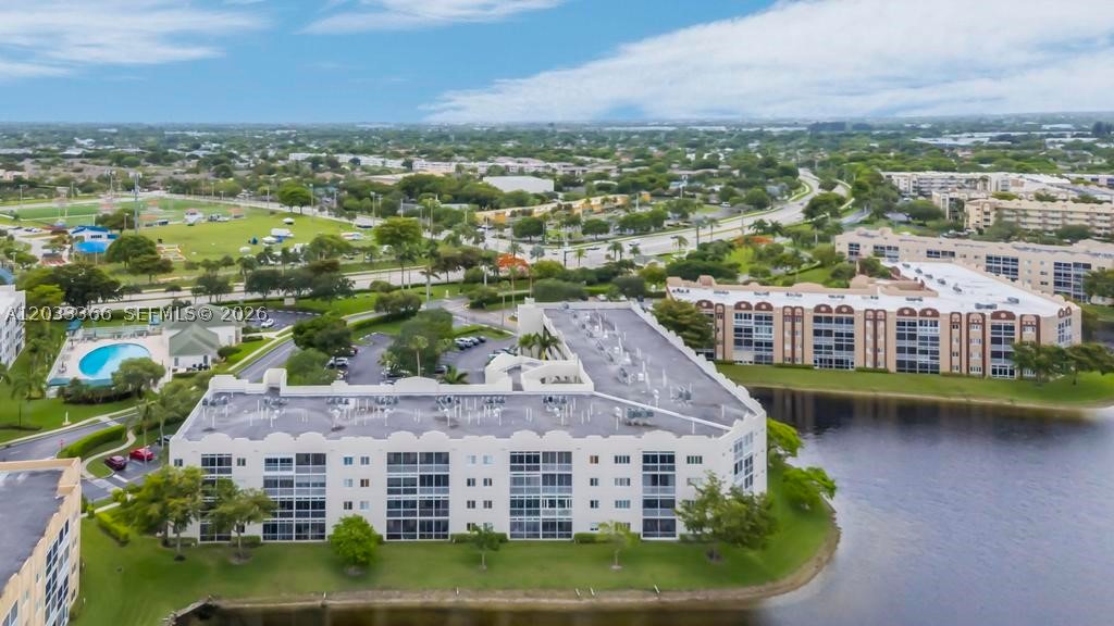 SOUTHAMPTON CONDOMINIUM F - Residential