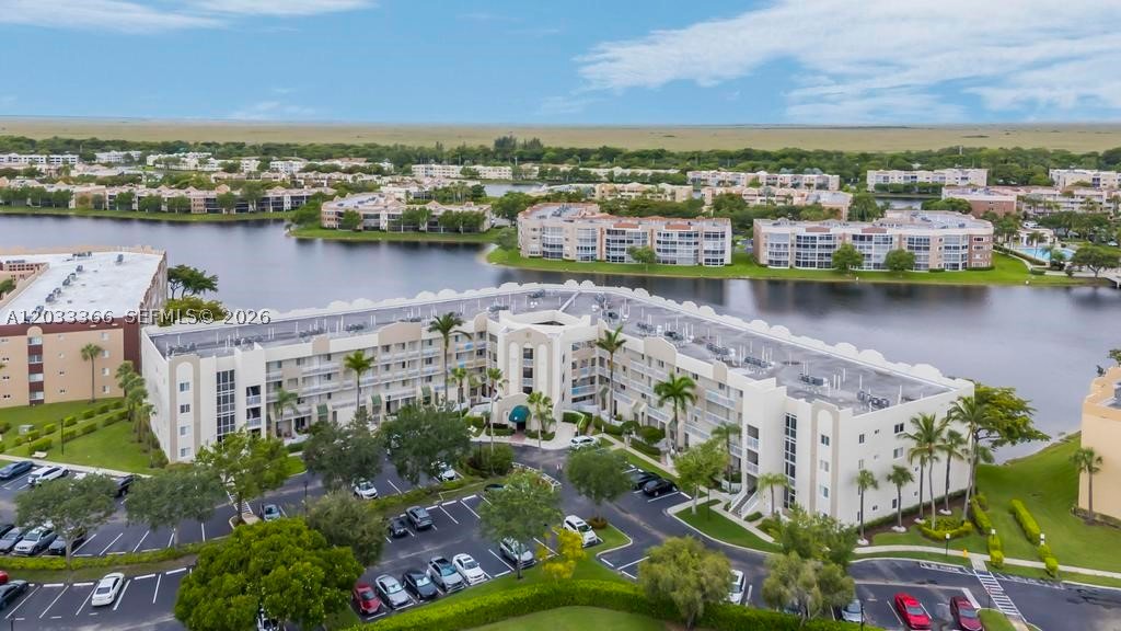 SOUTHAMPTON CONDOMINIUM F - Residential