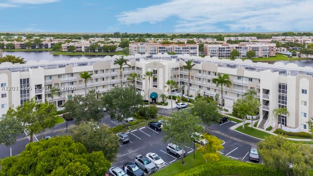 SOUTHAMPTON CONDOMINIUM F - Residential
