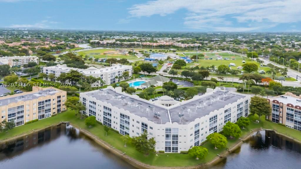 SOUTHAMPTON CONDOMINIUM F - Residential