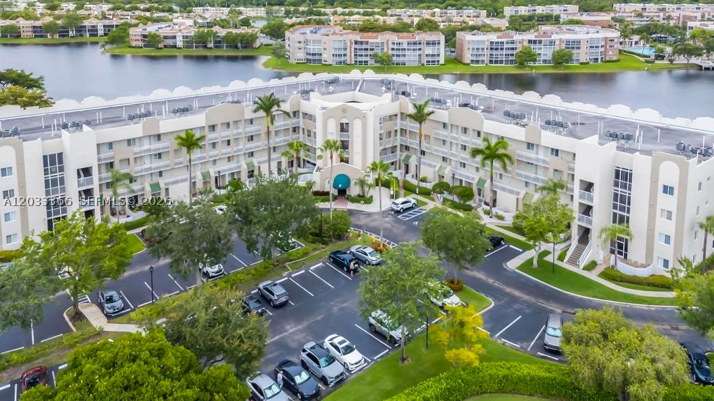 SOUTHAMPTON CONDOMINIUM F - Residential