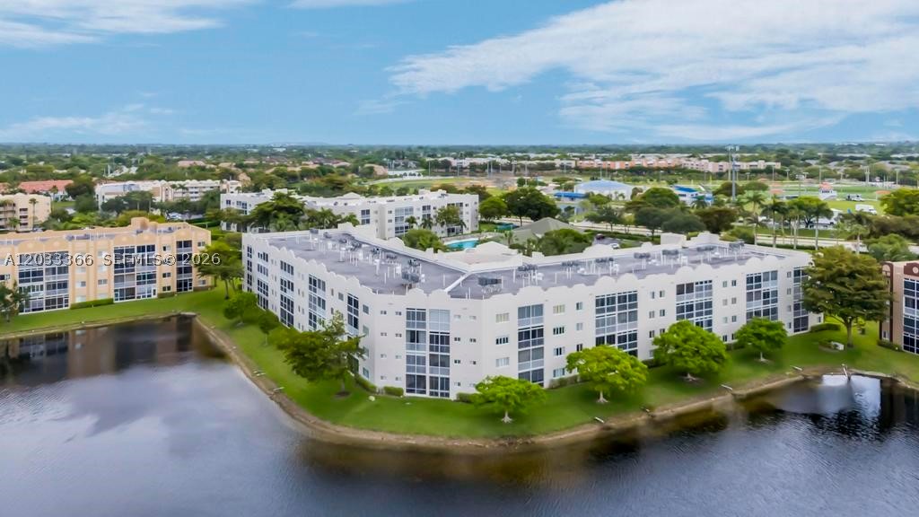 SOUTHAMPTON CONDOMINIUM F - Residential