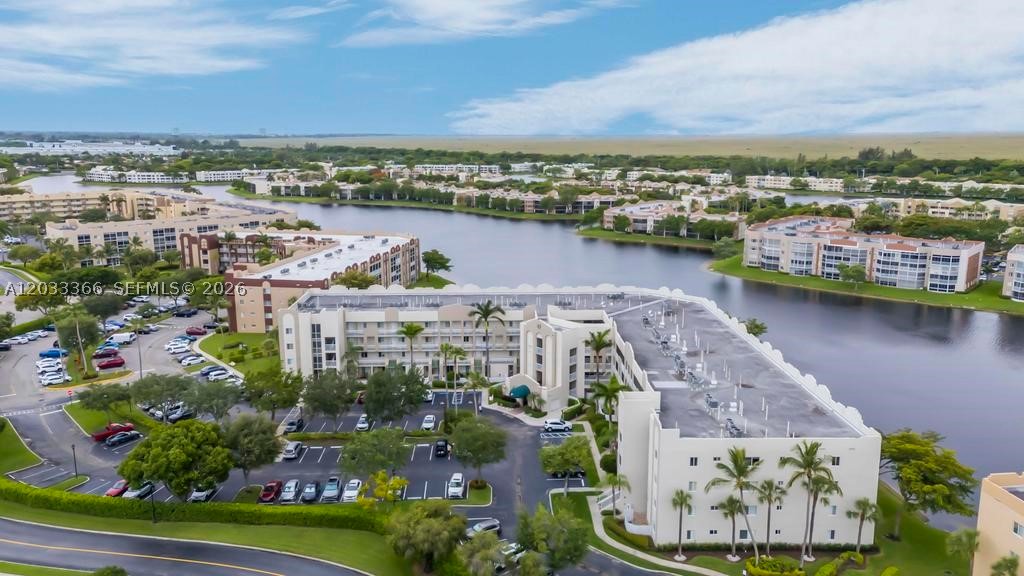 SOUTHAMPTON CONDOMINIUM F - Residential