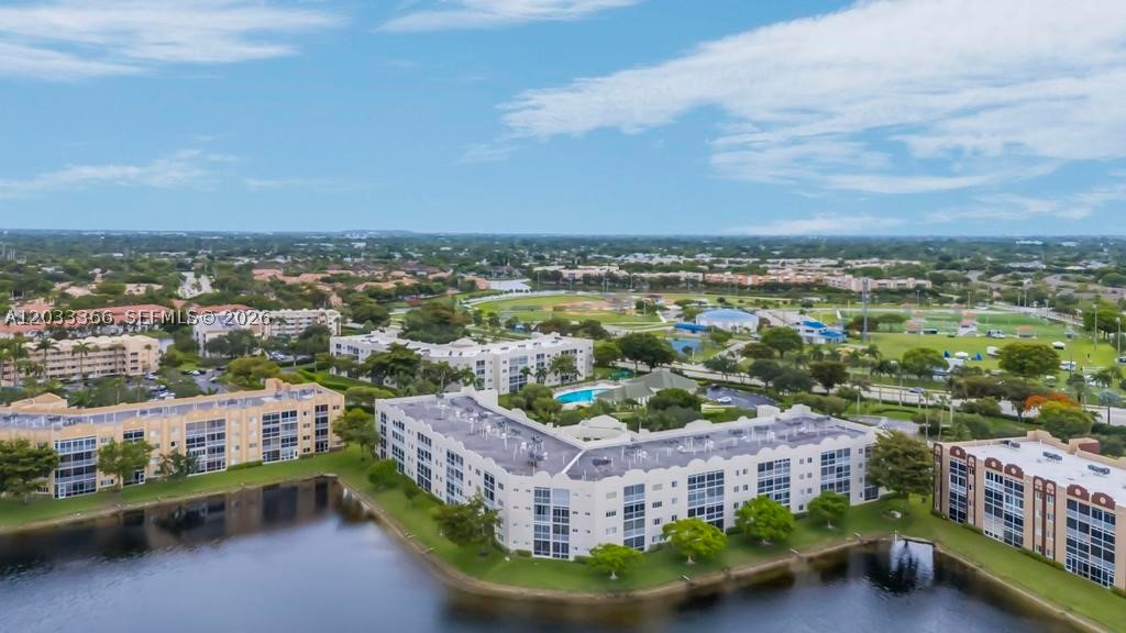 SOUTHAMPTON CONDOMINIUM F - Residential