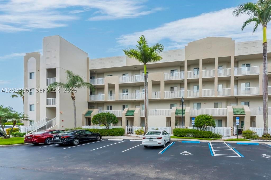 SOUTHAMPTON CONDOMINIUM F - Residential
