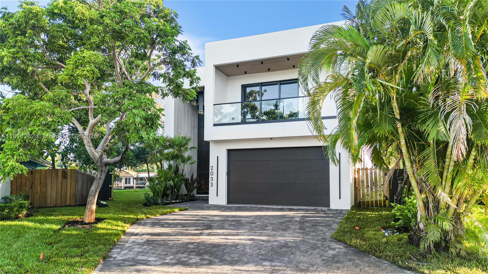 CORAL POINT - Residential