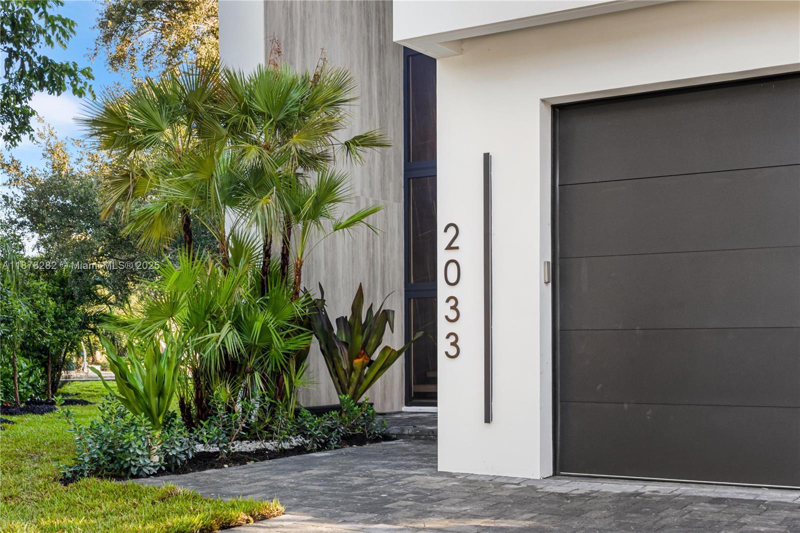 CORAL POINT - Residential