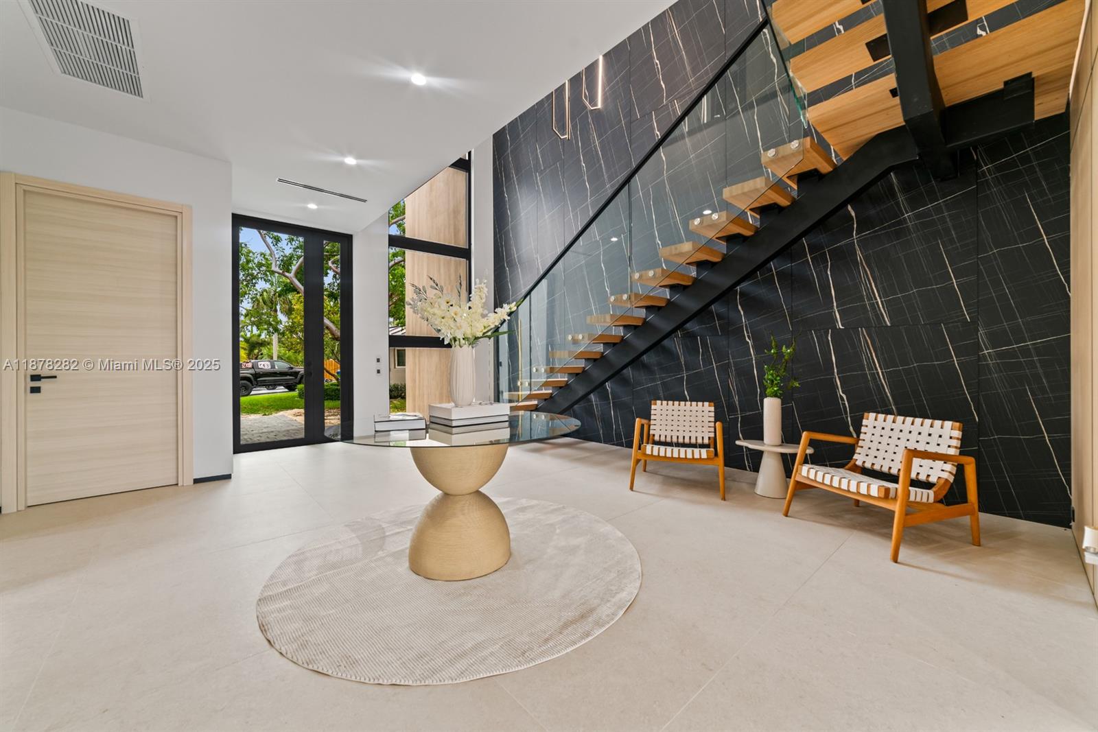 CORAL POINT - Residential