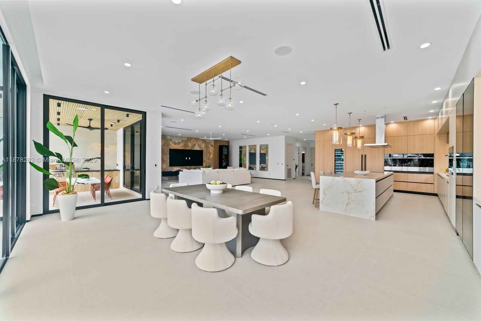 CORAL POINT - Residential