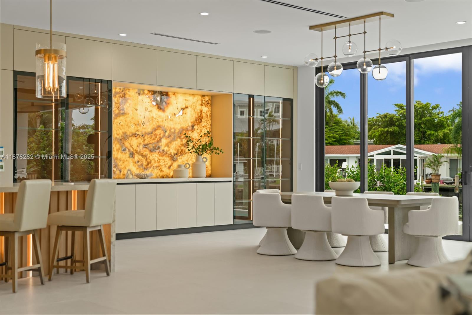 CORAL POINT - Residential