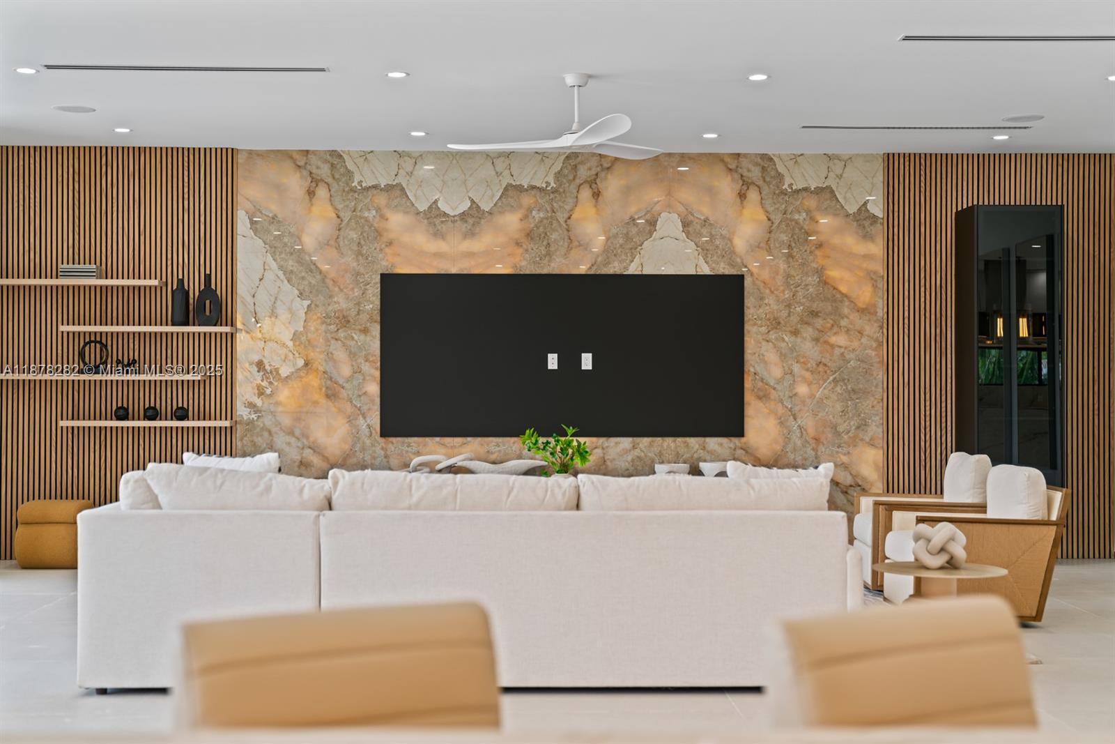 CORAL POINT - Residential