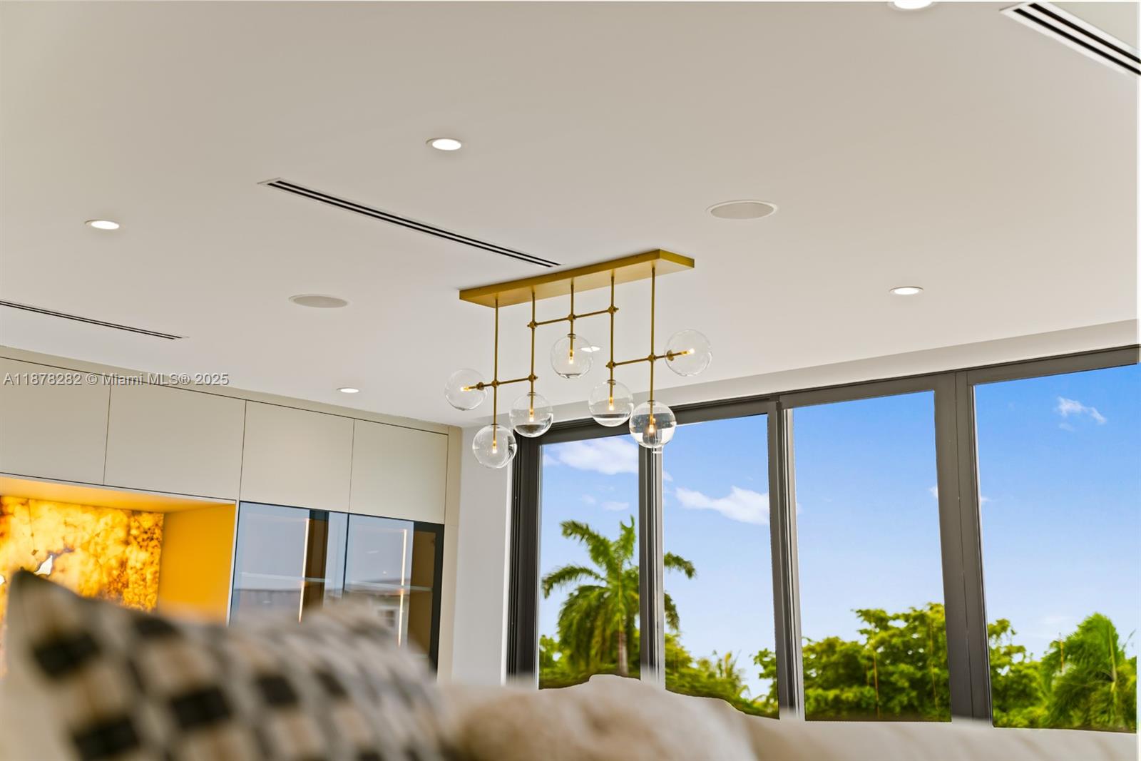 CORAL POINT - Residential