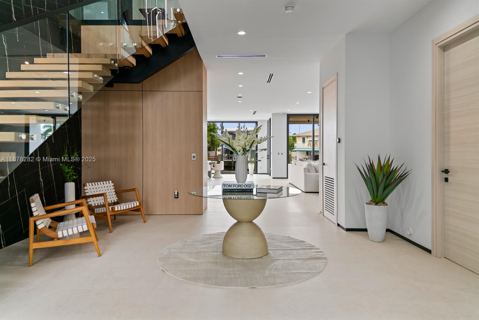 CORAL POINT - Residential