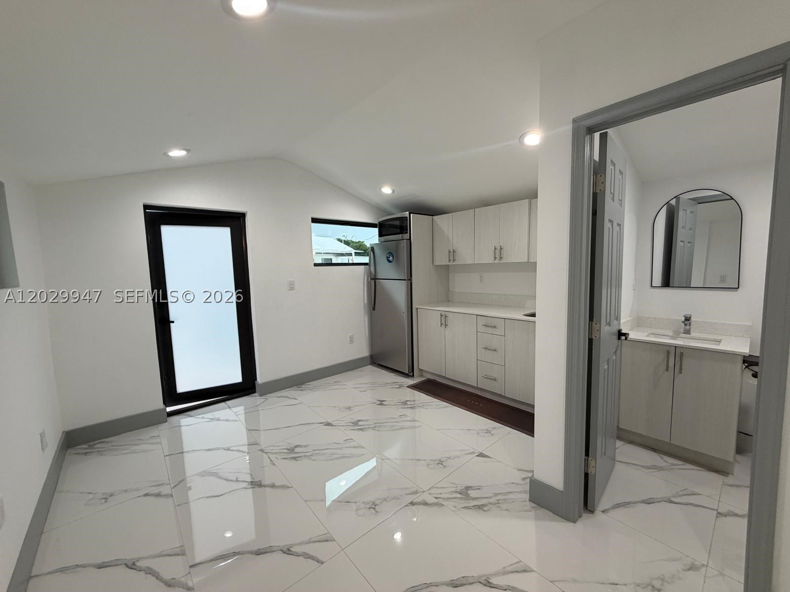 CAROL CITY LAKE STEVEN ES - Residential Lease