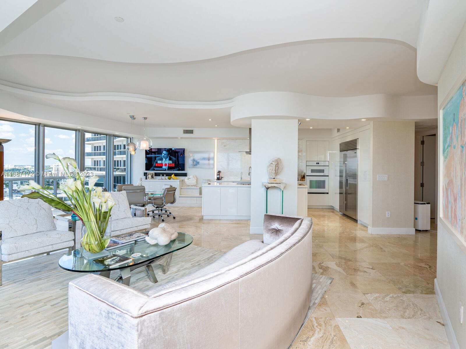 MAJESTIC TOWER - Residential