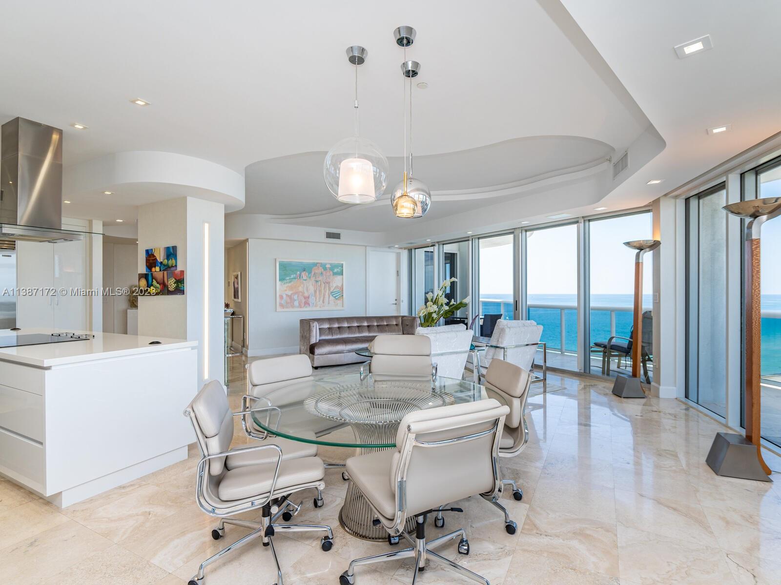 MAJESTIC TOWER - Residential