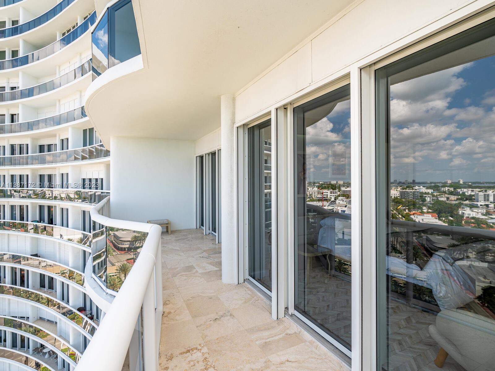 MAJESTIC TOWER - Residential