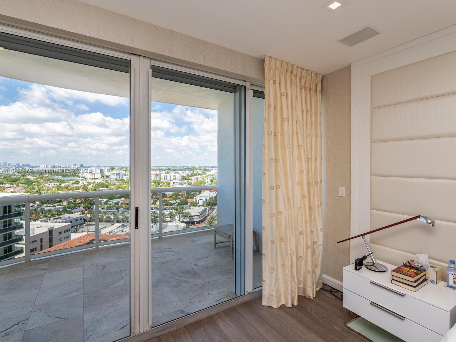 MAJESTIC TOWER - Residential
