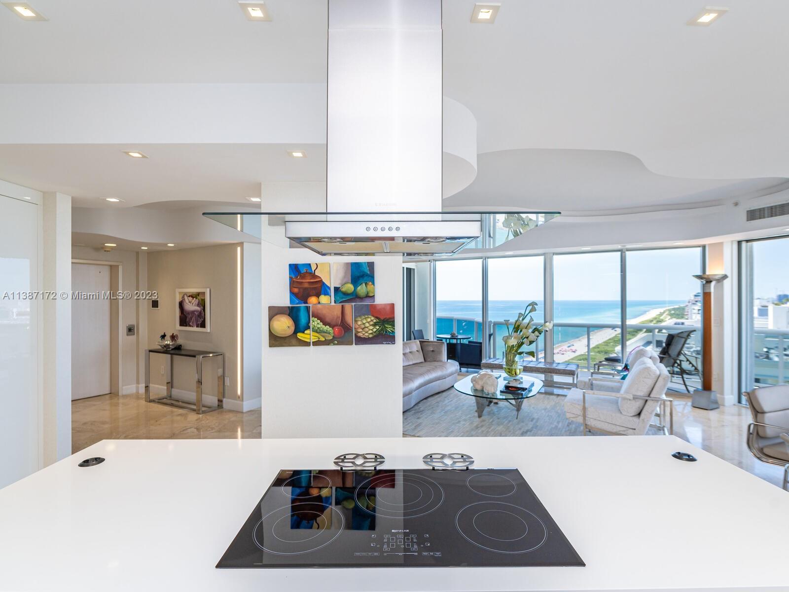 MAJESTIC TOWER - Residential