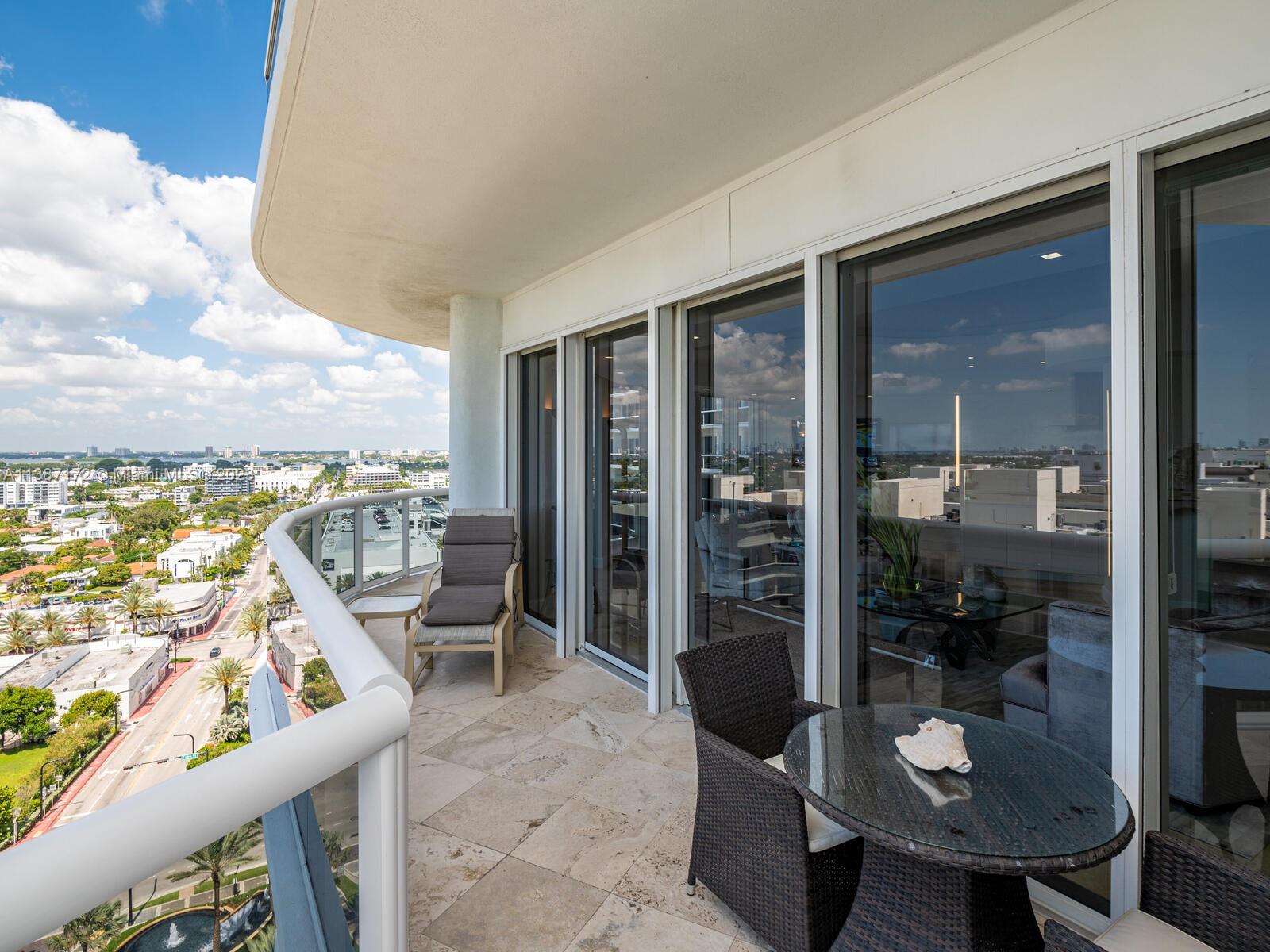 MAJESTIC TOWER - Residential