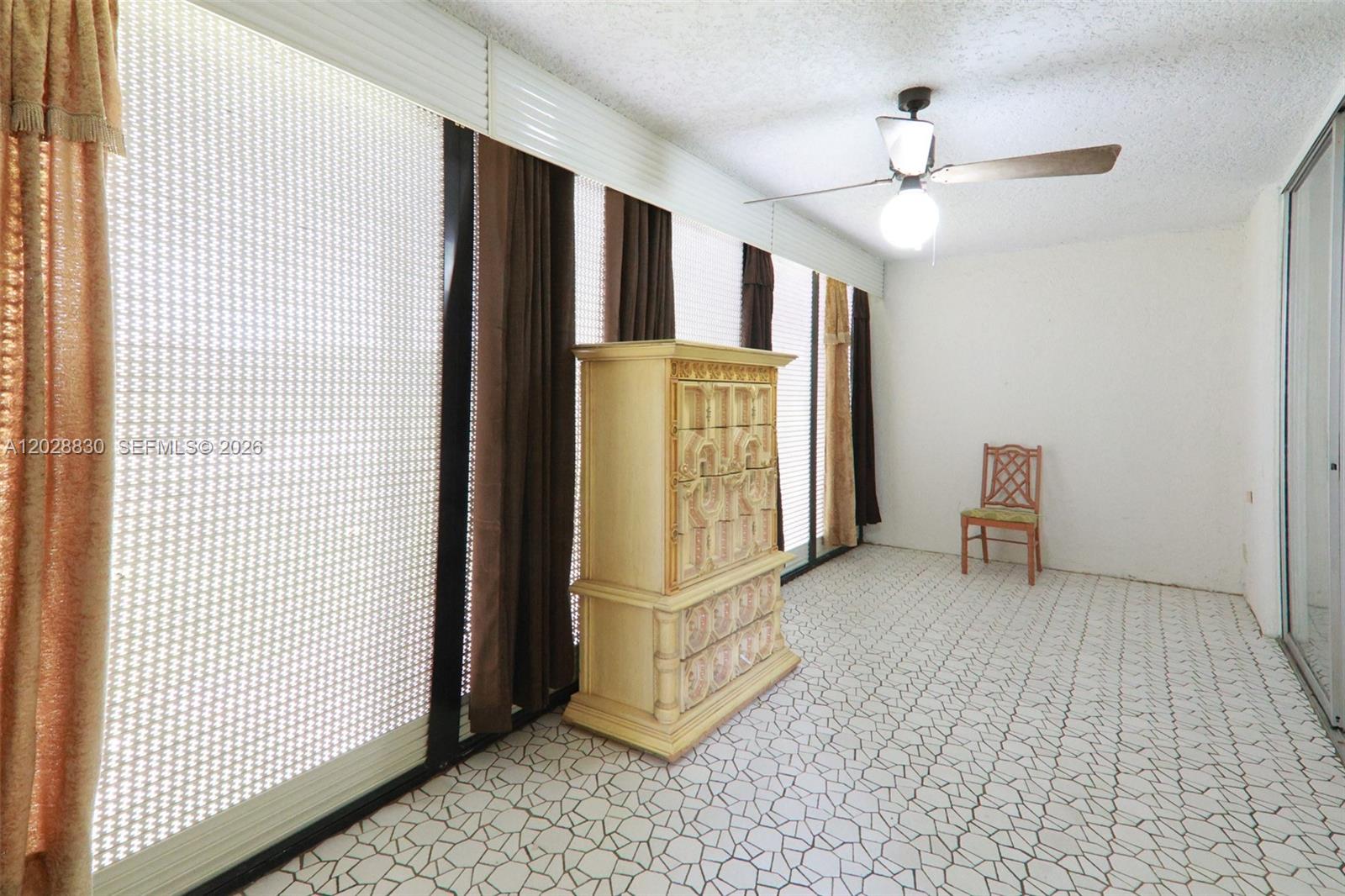 PALM LAKES CONDO - Residential