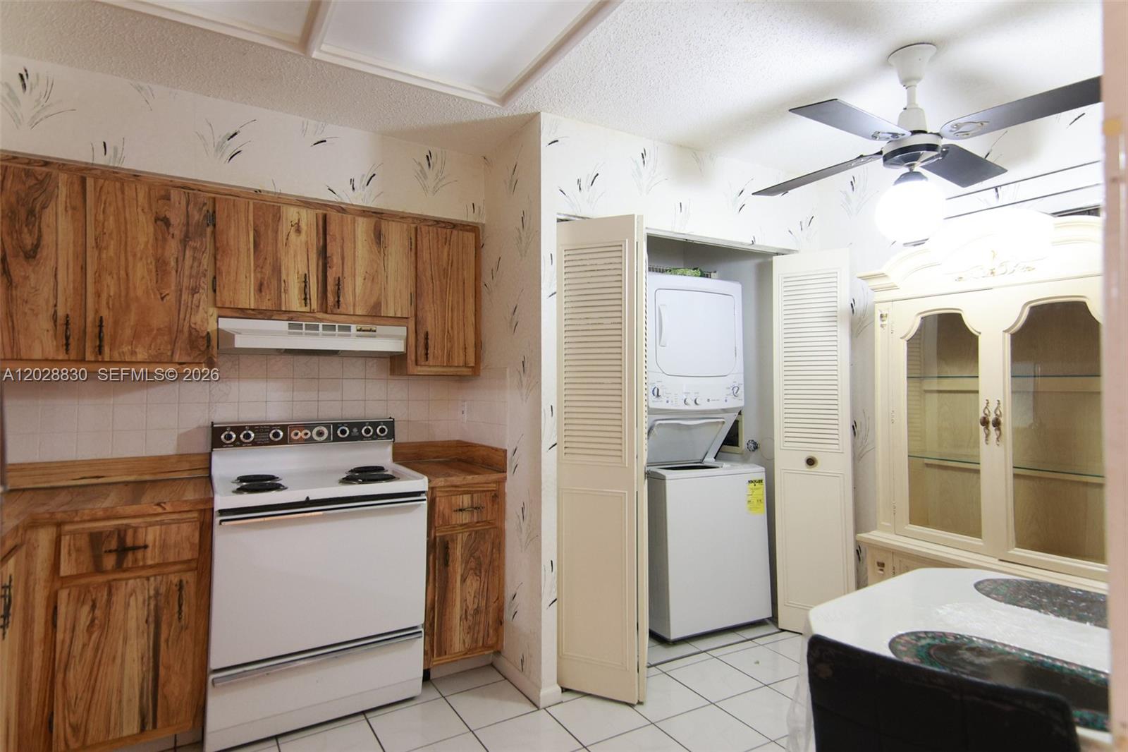 PALM LAKES CONDO - Residential