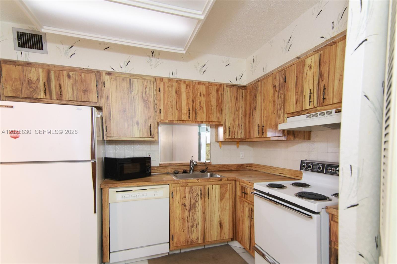 PALM LAKES CONDO - Residential