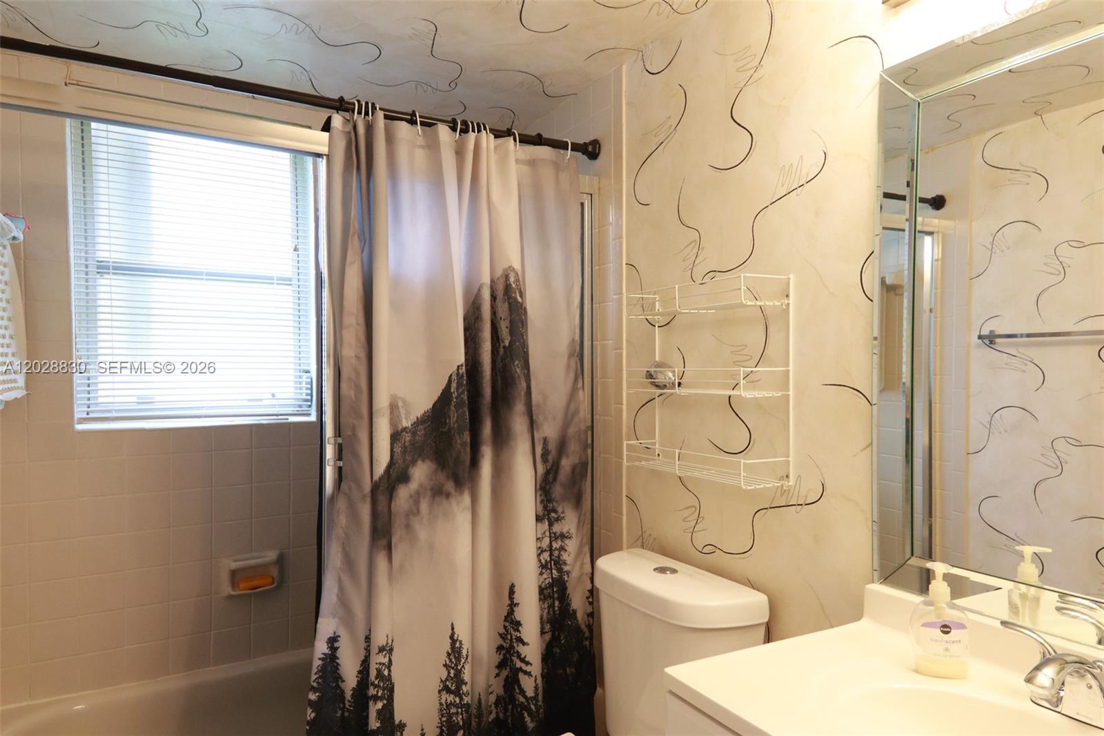 PALM LAKES CONDO - Residential
