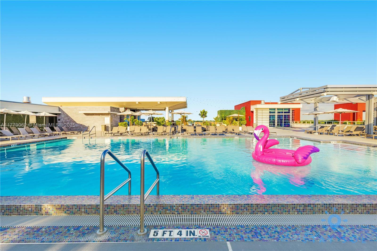 COSTA HOLLYWOOD CONDO - Residential