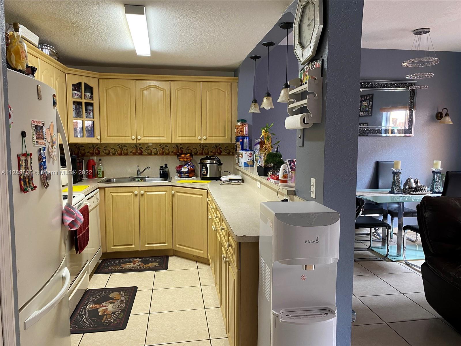 LILANDIA ESTATES CONDO - Residential