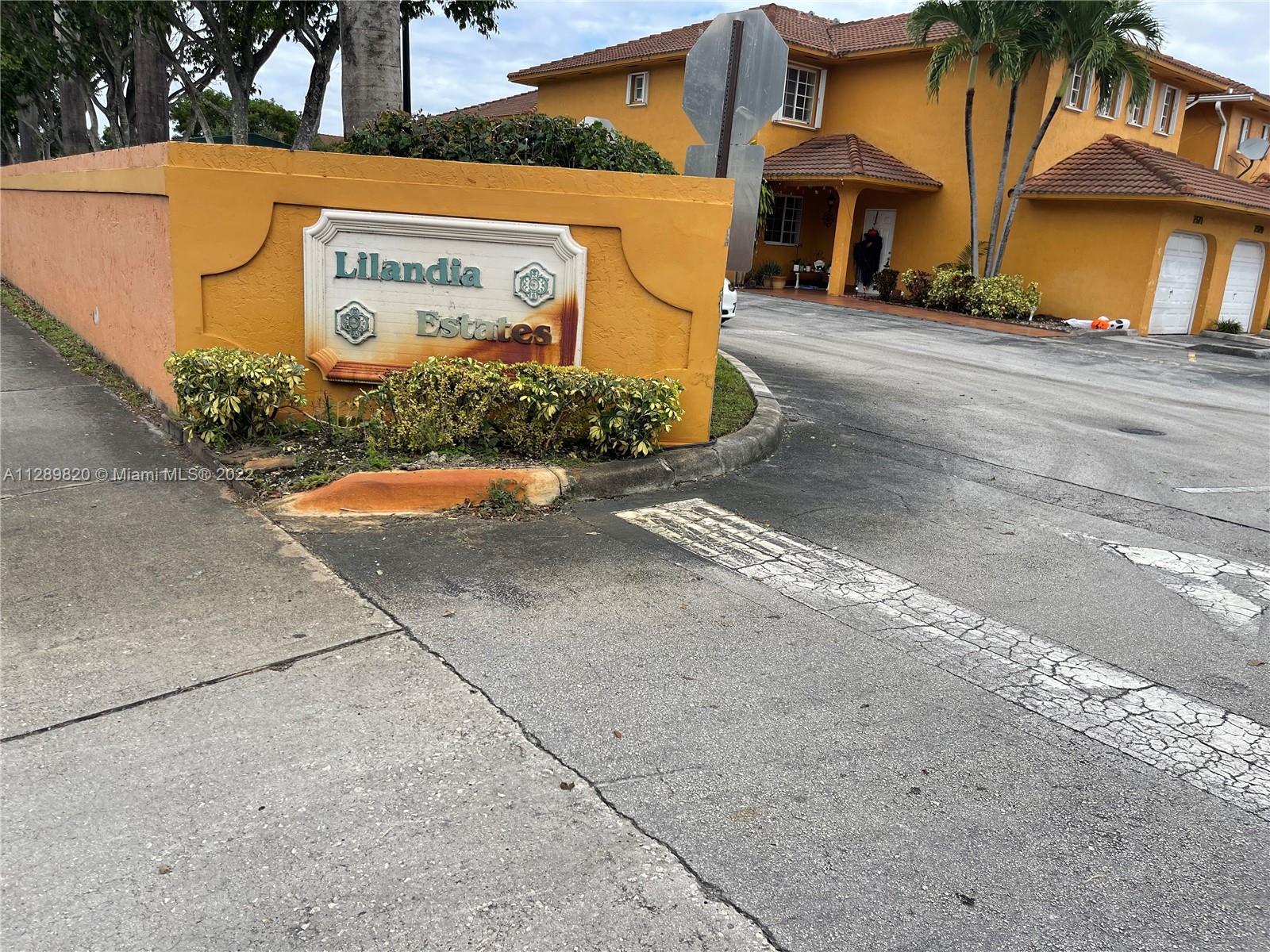 Beautiful Townhouse featuring 3 bedroom and 2 bath, one car garage, tiled throughout, ample living area, spacious backyard with concrete floor, a/c unit was changed for a new one in 2010, close to everything, low condo fee.