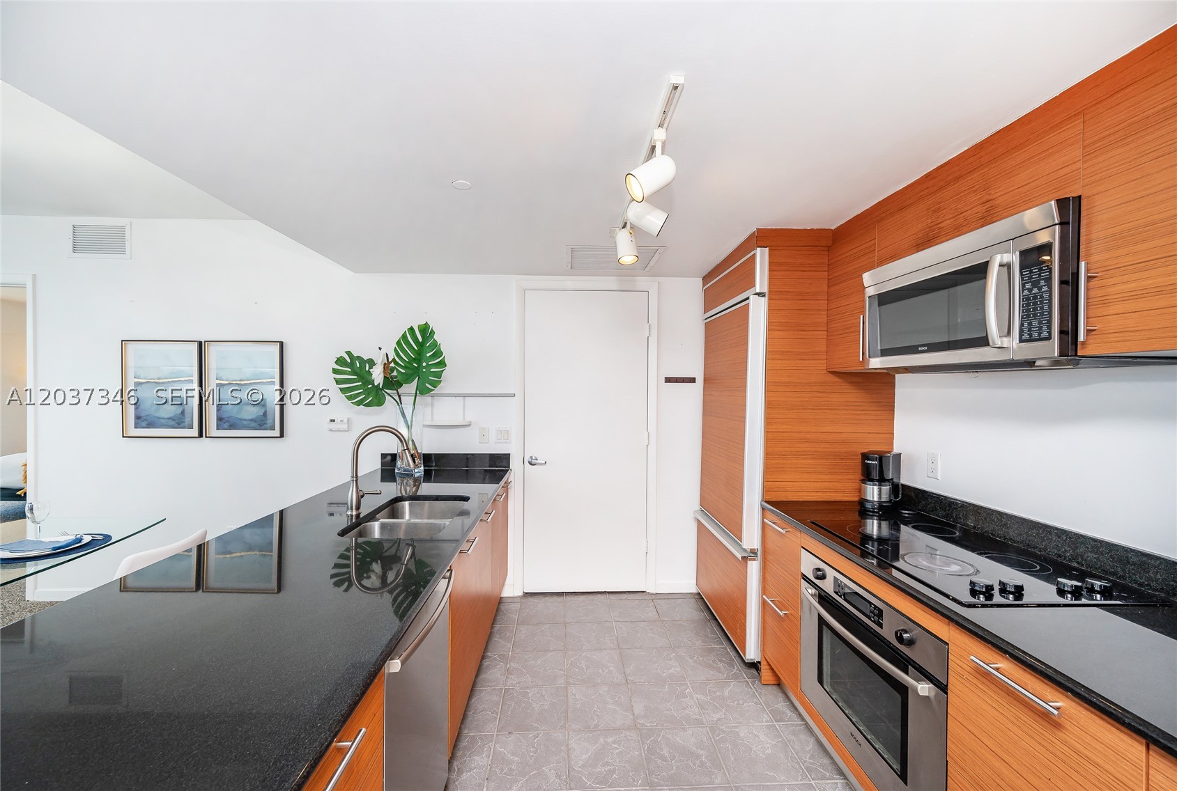 50 BISCAYNE CONDO - Residential Lease