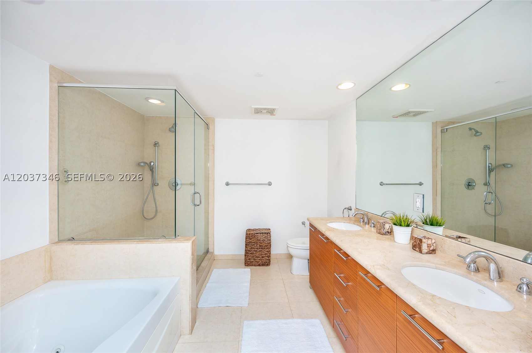50 BISCAYNE CONDO - Residential Lease