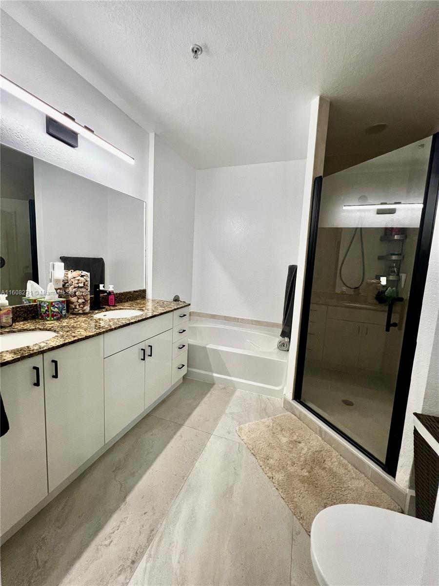 RADIUS CONDO - Residential