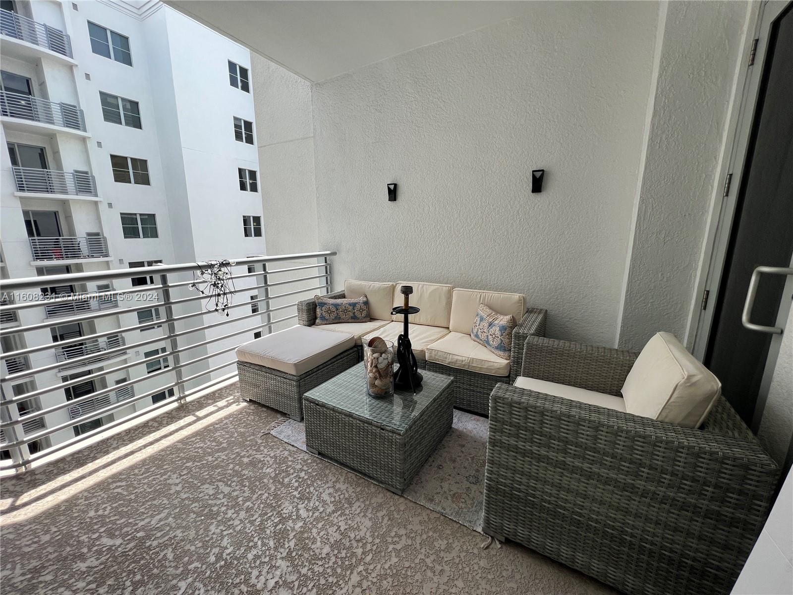 RADIUS CONDO - Residential