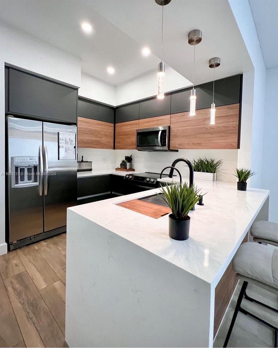 RADIUS CONDO - Residential
