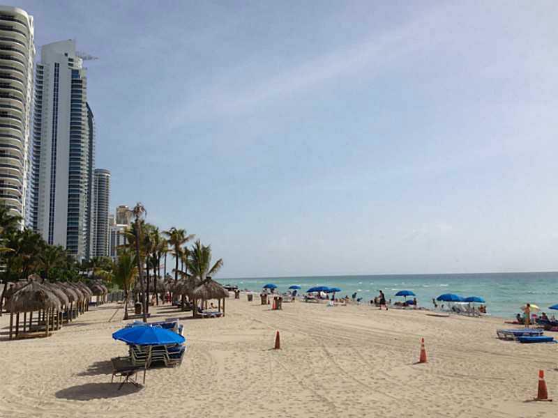La Perla - Residential Lease