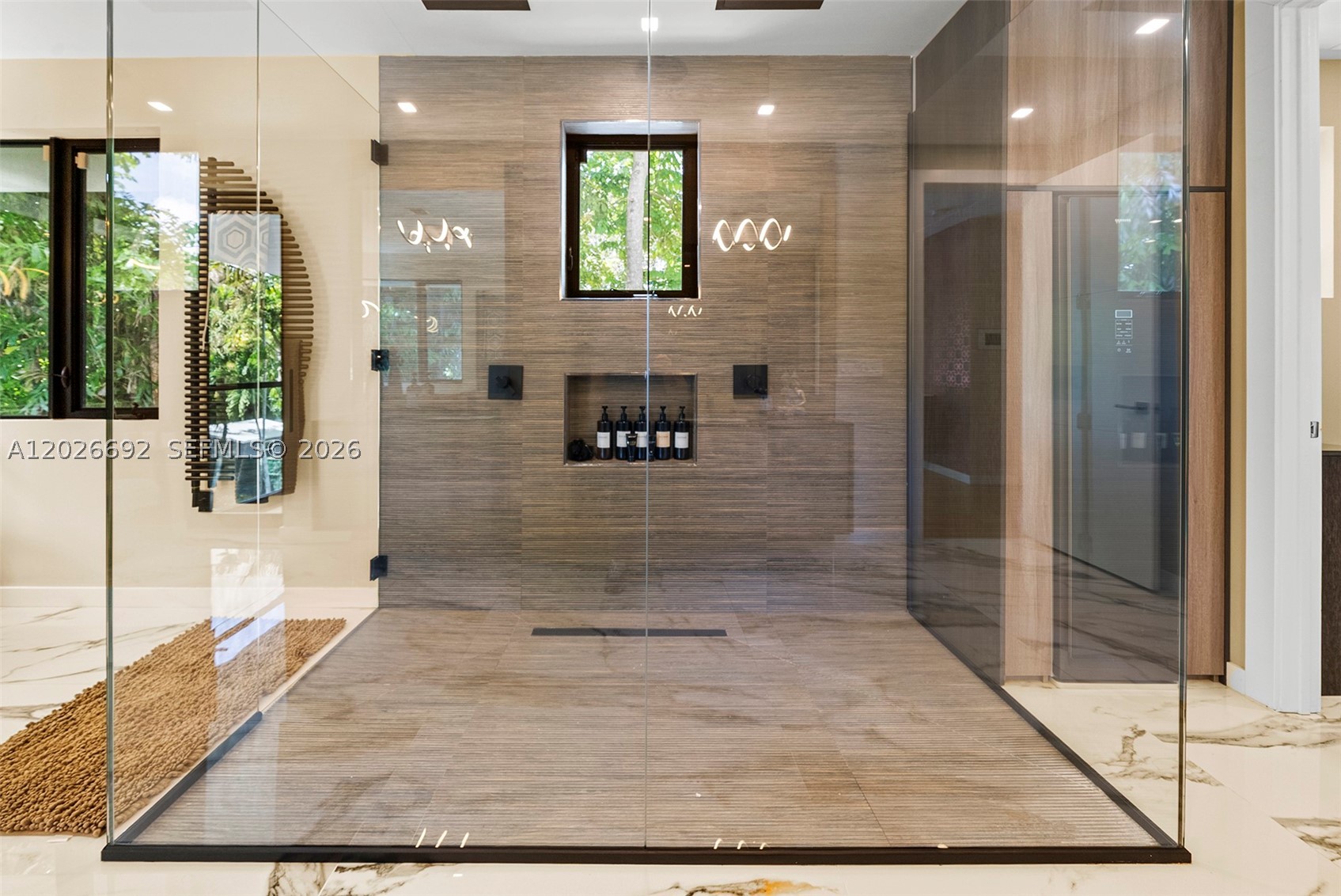 PINECREST VILLAS 2 ADDN - Residential Lease